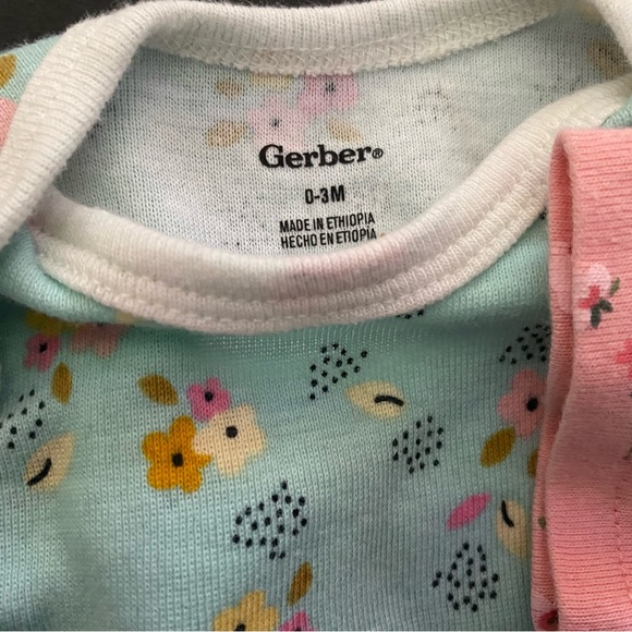 Assorted 0-3 Month Onsie Bundle - Picture 3 of 4